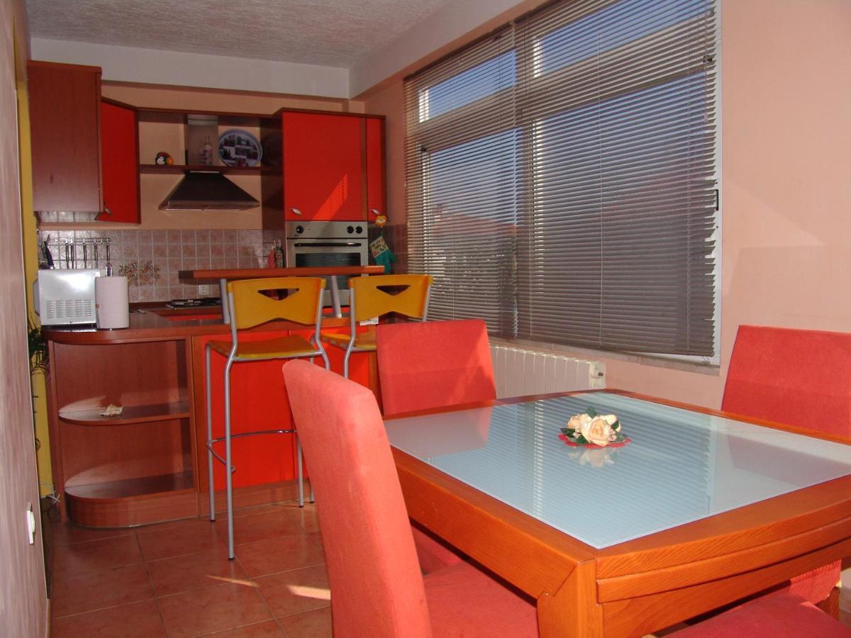 Apartments Bozica Krk Town Exterior photo
