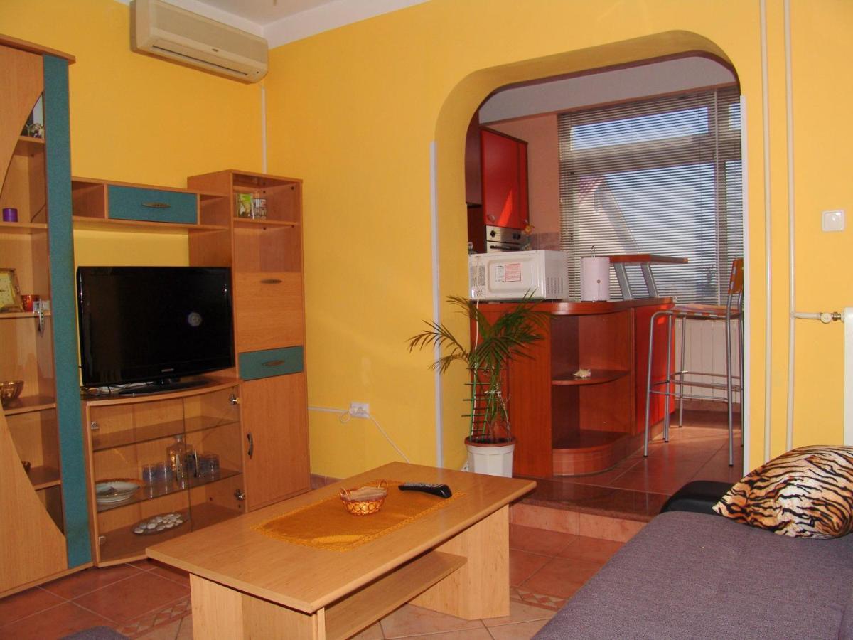 Apartments Bozica Krk Town Exterior photo